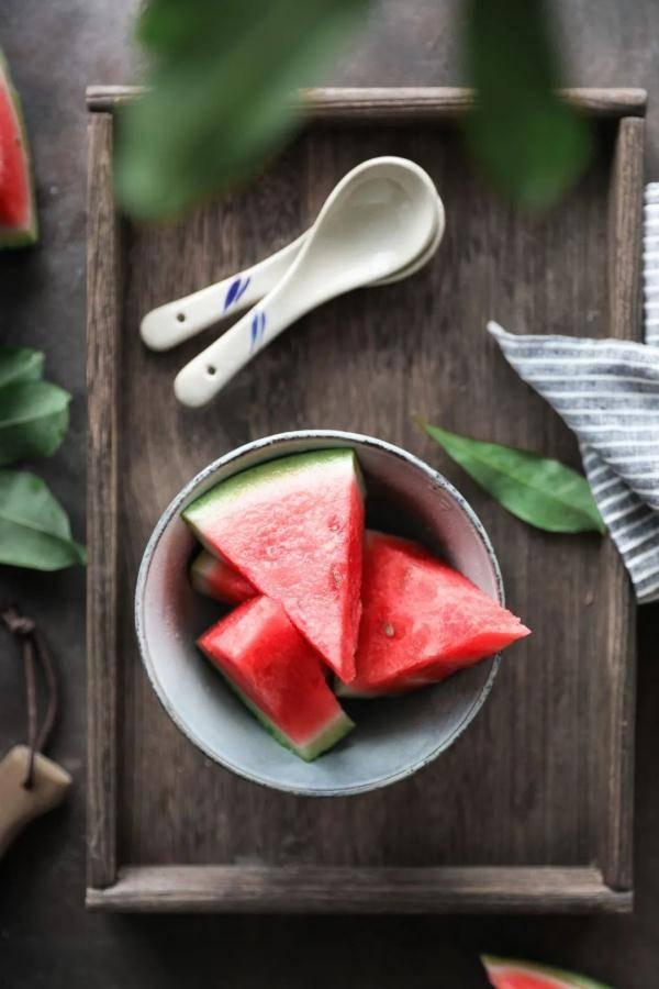 夏至吃瓜的诗句,诗意盎然的夏日食趣  第3张