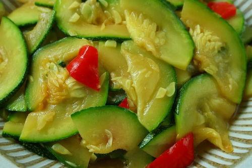 用小瓜怎样做菜吃,创意烹饪,尽享田园风味 第3张 用小瓜怎样做菜吃,创意烹饪,尽享田园风味 第3张