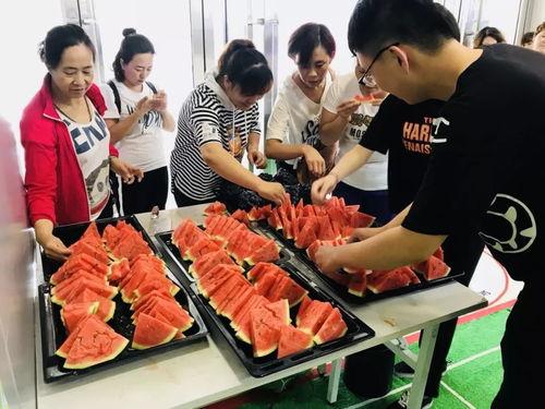 今日吃瓜红领巾吃瓜,揭秘今日热门话题背后的真相 第3张 今日吃瓜红领巾吃瓜,揭秘今日热门话题背后的真相 第3张