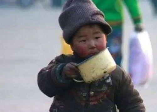 小乞丐吃瓜视频,吃瓜视频引发网友热议  第1张