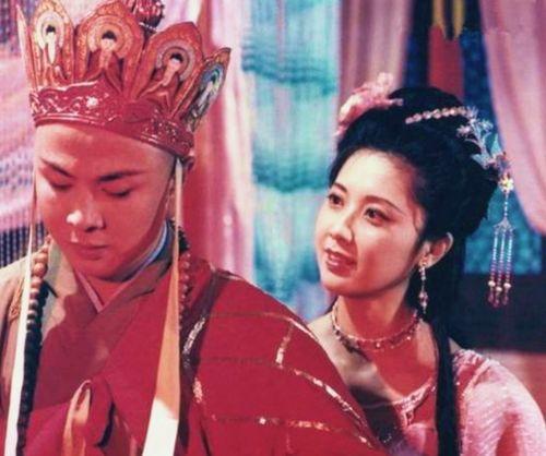 吃瓜博主袈裟图片,揭秘博主袈裟背后的故事  第3张