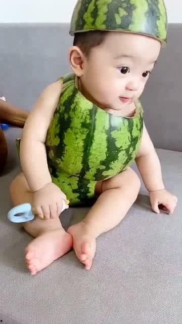 吃瓜吃皮何肖,揭秘何肖背后的故事